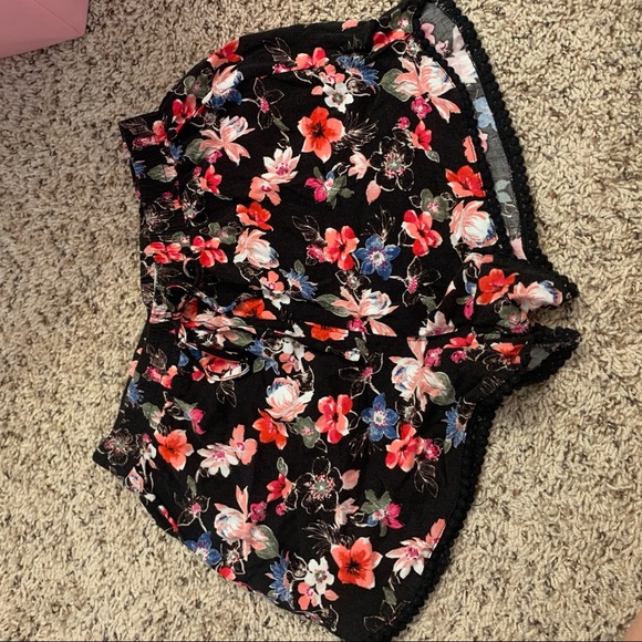 Hollister flows shorts - Picture 1 of 4